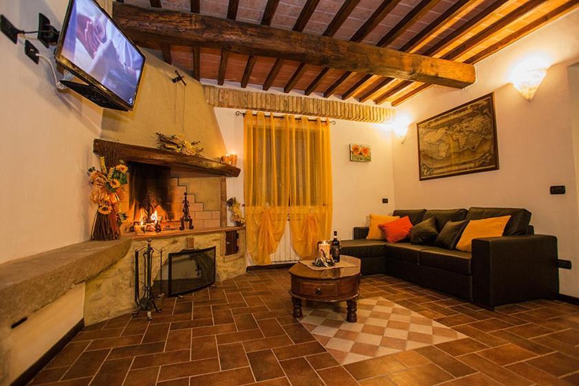 Agriturismo Casa Al Povero Volterra Buitenkant foto
